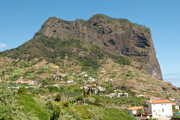 Fototapeta na wymiar Adlerfelsen bei Porto da Cruz auf Madeira