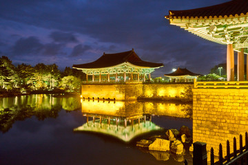 Obraz premium Anapji Pond at night, Gyeongju, South Korea
