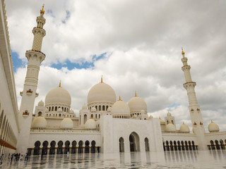 Fototapeta na wymiar Sheik Zayed mosque, Abu Dhabi