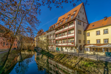Fototapeta na wymiar Gerberhäuser am Ludwig-Kanal in der Weltkulturerbestadt Bamberg