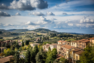 Fototapeta premium Beautiful autumn landscape in Tuscany. Near San Gimignano, Tuscany, Italy