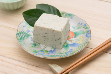 ごま豆腐の冷や奴