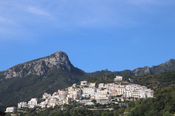Fototapeta premium village on the hills in amalfi italy