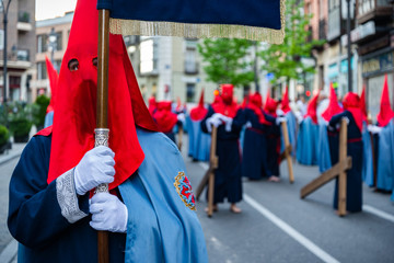 Obraz premium Nazarenos en procesión Semana Santa. Valladolid, España