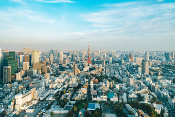 Obraz premium Tokyo Tower, Japonia - wieża komunikacyjno-obserwacyjna. Była to najwyższa sztuczna konstrukcja w Japonii do 2010 roku, kiedy to nowy Tokyo Skytree stał się najwyższym budynkiem w Japonii.