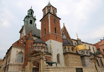 Fototapeta na wymiar Castle Wawel in Krakow in Poland