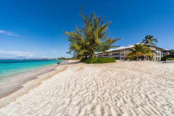 Zeven mijl strand op Grand Cayman in het Caribisch gebied.