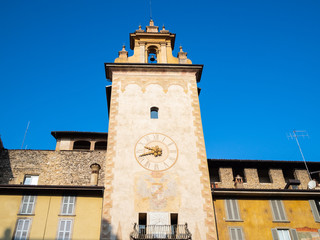 Fototapeta na wymiar clock tower on Piazza della Cittadella in Bergamo