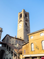 Fototapeta na wymiar Palazzo del Podesta and Campanone in Bergamo