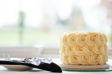 A close up image of a wedding cake