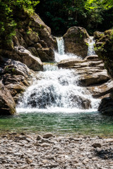 Wasserfall des Ostertaltobels bei Gunzesried im Allgäu Hochformat © Wolfgang Knoll