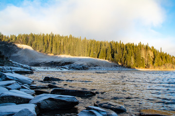 Vue depuis la cascade de Tannforsen