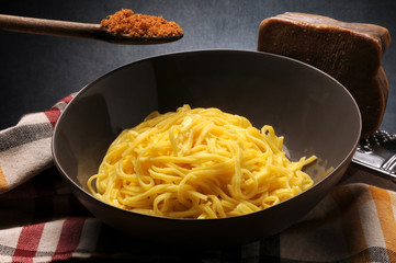 Spaghetti con la bottarga Cucina italiana Italienische Küche Gastronomía de Italia Italian cuisine Italienska köket italienne Comida sounding Culinária da Itália Italiaanse keuken Αβγοτάραχο