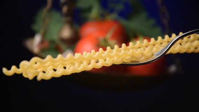 Pasta ft7108_0166 Fusilli lunghi bucati Cucina italiana Italienische K&uuml;che Gastronom&iacute;a de Italia Italian cuisine Italienska k&ouml;ket italienne Comida sounding Culin&aacute;ria da It&aacute;lia Italiaanse keuken Dieta 