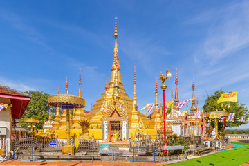Fototapeta premium Wat Phra Borommathat Temple at Ban Tak distict, Tak, Thailand. The golden Myanmar style pagoda contain Buddha relic inside.