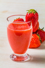 新鮮いちごジュース　Fresh strawberry juice