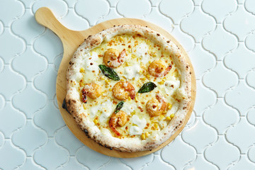Shrimp and corn pizza 
