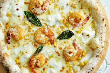 Shrimp and corn pizza 