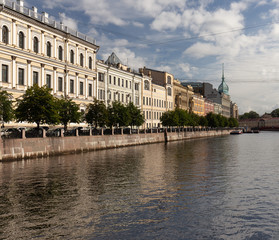 Fototapeta na wymiar water canals in city