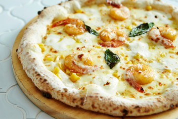 Shrimp and corn pizza 