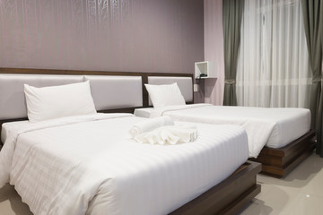 Fototapeta na wymiar bedroom in hotel