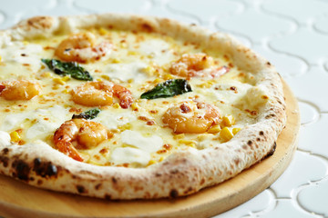 Shrimp and corn pizza 