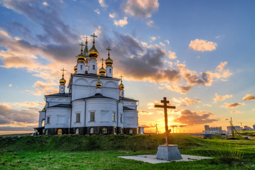 Church of the Holy God's builders at sunset against the backdrop of a clear sky 2