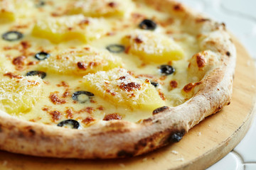 Olive and pineapple pizza 