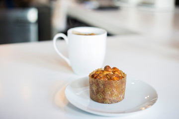 muffin and tea