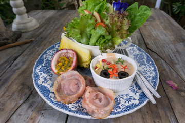 tasty bacon salad