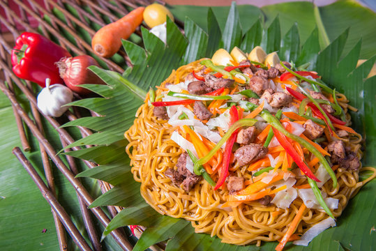 Pancit Guisado Bilao - Filipino noodles Bilao