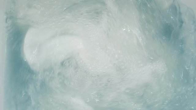 Manual washing machine washes clothes