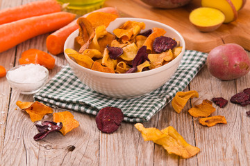 Mixed vegetable crisps.