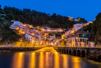 Fototapeta na wymiar Puerto de Cudillero, Asturias