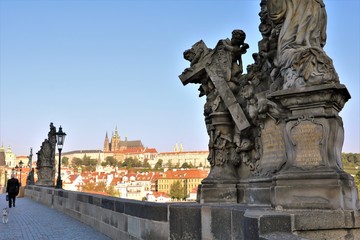 Fototapeta na wymiar カレル橋とプラハ城