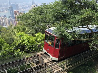 Obraz premium train on the bridge hong kong