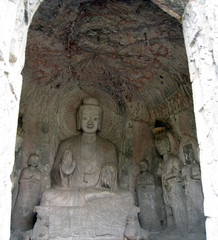  buddha statue in chinese cave