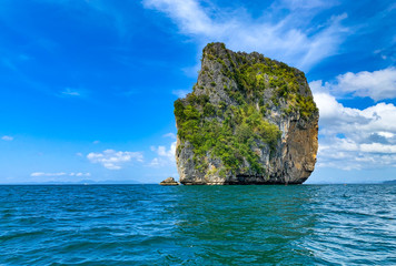 Fototapeta premium Thailand Krabi karst mountains seascape