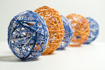 Osterdekoration Eier aus Wollf&auml;den