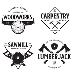 Obraz premium Woodwork badges. Set of carpentry, woodworkers, lumberjack, sawmill service monochrome vector labels, emblems and logos.