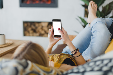 mockup phone girl laying relax