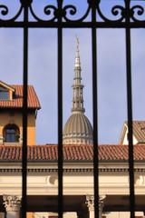 CUPOLA BASILICA SAN GAUDENZIO A NOVARA IN ITALIA 