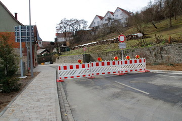 Straßensperrung auf der Hauptstraße in Flacht im Landkreis Böblingen