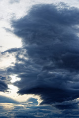 dramatische Wolken über Island