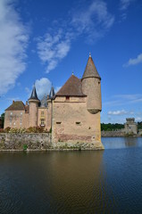 DOUVE ET CH&Acirc;TEAU LA CLAYETTE 14 &eacute;me Si&egrave;cle BOURGOGNE FRANCE 