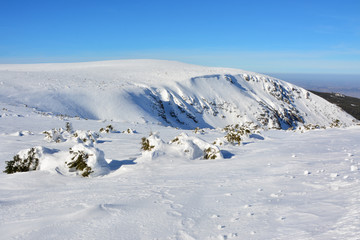 Piękny górski krajobraz zimą
