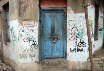  Decrepit door in an old house in Kolkata, India