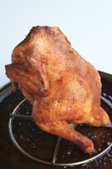 Ganzes Hähnchen gebraten