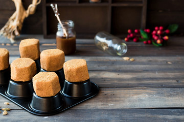 Honey cakes with ginseng and cardamom