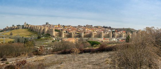 Naklejka premium Ściany panoramy Avila zimą 21: 9